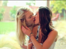 Yummy Cum Cleanup After An Erotic Threesome