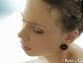 Gorgeous Teen And Her Vibrator Masturbate Solo